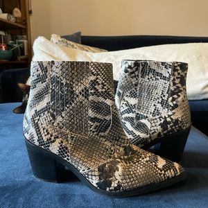 Blondo Elvina Snakeskin Bootie